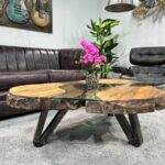 Holztisch mit Baumkante Massivholztisch Fjord