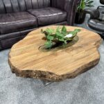 Holztisch mit Baumkante Wohnzimmertisch Fusion