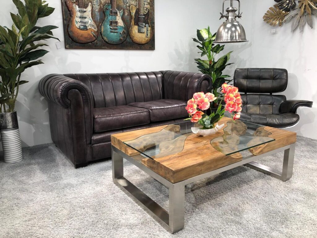 Niedriger Wohnzimmertisch aus Holz "Wild Landscape" Massivholztisch aus Altholz Wild Landscape
