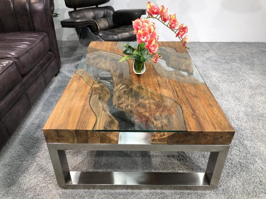 Niedriger Wohnzimmertisch aus Holz "Wild Landscape" Nachhaltiger Couchtisch aus Massivholz Wild Landscape