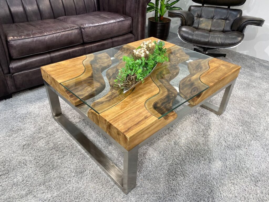 Niedriger Wohnzimmertisch aus Holz "Wild Landscape" Nachhaltiger Wohnzimmertisch aus Altholz Wild Landscape