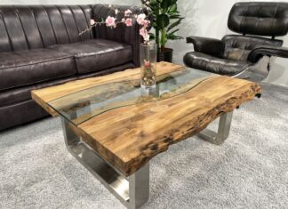 Couchtische aus recyceltem Altholz mit Baumkante Beitrag Couchtisch aus recyceltem Altholz mit Baumkante