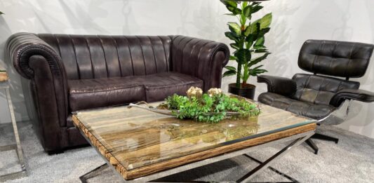 Couchtisch mit Glaselement: „Essence“ aus Massivholz Beitrag Couchtisch mit Glaselement Essence aus Massivholz