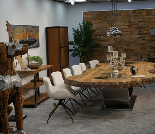 Table en bois massif en teck recyclé Table en bois massif à partir de teck recyclé