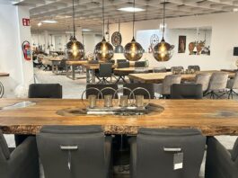 Table en bois massif : combinaison table à manger et table basse Article Table en bois massif combinaison table à manger et table basse