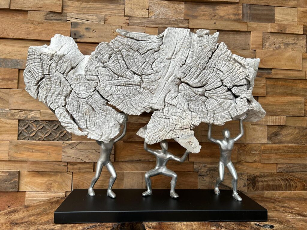 Außergewöhnliche Möbel aus Massivholz Erodierte Holz Skulptur