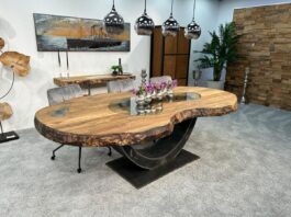 Sustainable dining tables made of reclaimed wood Sustainable dining tables made of reclaimed wood