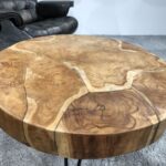 Runder Couchtisch Coin aus recyceltem Holz