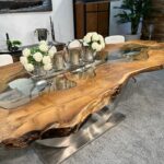 Außergewöhnlicher Holztisch aus Massivholz Expression