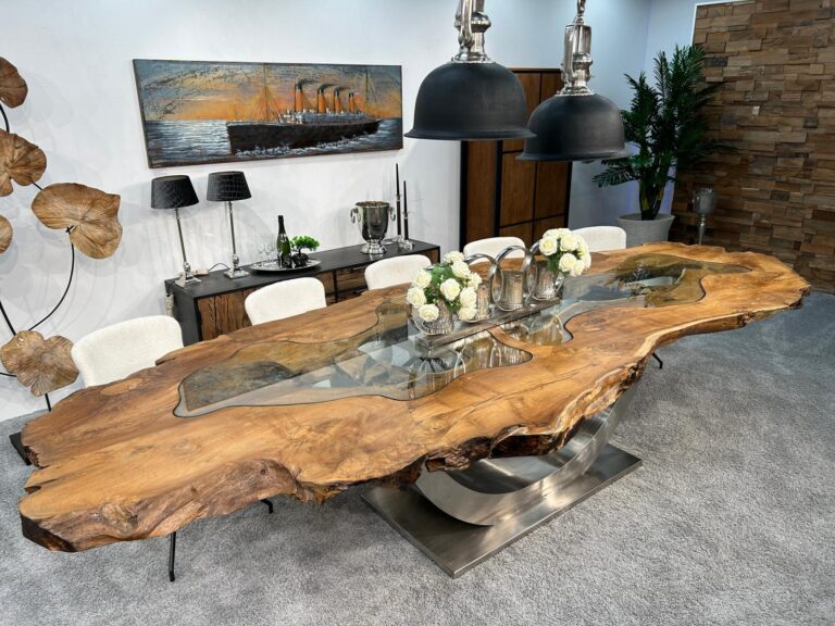 Außergewöhnlicher Holztisch aus Baumscheiben “Expression”