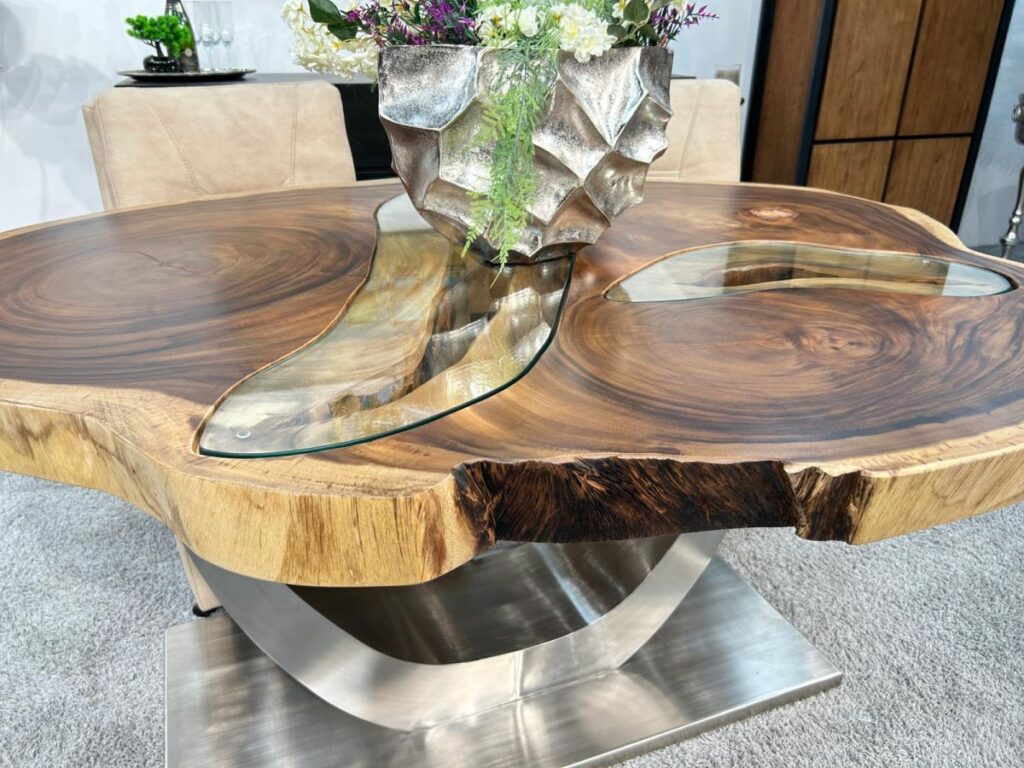 Esstische: Lieber rund oder rechteckig? Massivholztisch aus Baumscheiben Lakeside