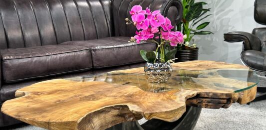 Besondere Massivholztische im natürlichen Design Besondere Massivholztische aus massivem Holz