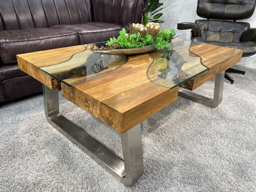 Wohnzimmertisch aus Massivholz Eckiger Wohnzimmertisch aus recyceltem Massivholz