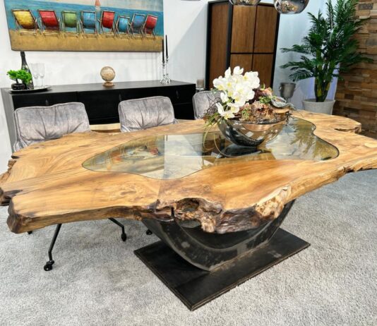 Einzigartiger Esszimmertisch aus Massivholz „Expression“ Beitrag Einzigartiger Esszimmertisch Expression