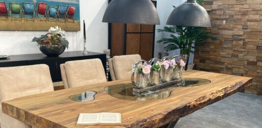 Eettafels in natuurdesign: Ambacht ontmoet hout Eettafels in natuurdesign