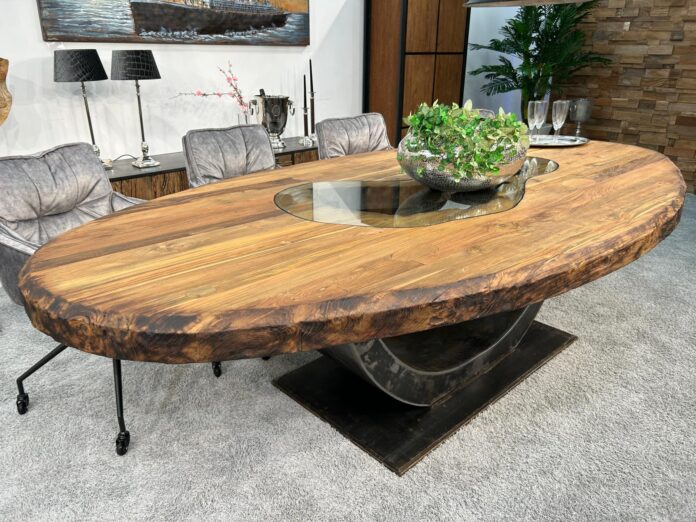 Esszimmertische mit Massivholz-Tischplatte