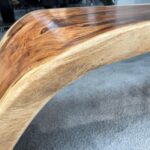 Massivholz Schreibtisch aus Suar