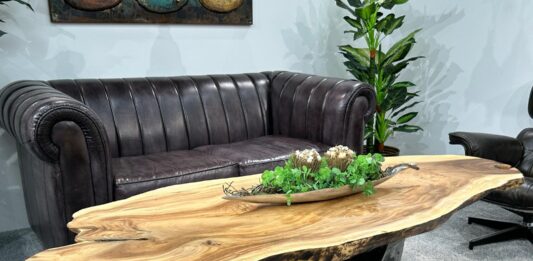 Coffee tables and dining tables made from tree slices Coffee tables and dining tables made from tree slices