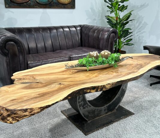 Salontafels en eettafels van boomstammen Salontafels en eettafels van boomstammen