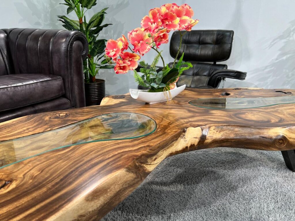 Unikat Couchtisch LEAF Unikat Couchtisch aus einer Baumscheibe