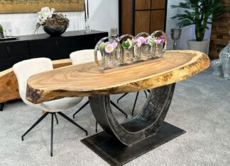 Unikat Esstische und Couchtische aus Massivholz Unikat Esstische und Couchtische aus Massivholz