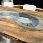 Deep Island Echtholztisch mit Glaseinlage