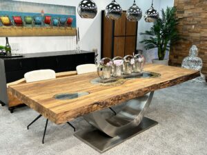 Esstisch aus massivem Altholz "Deep Island"