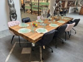 En realidad, el término "comedor" no es correcto. Muebles de madera maciza