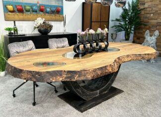 Esstisch aus Altholz der Extraklasse „Fusion“ Esstisch aus Altholz der Extraklasse Fusion