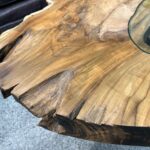 Massivholztisch aus Baumwurzelholz