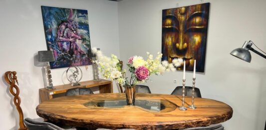 Ovaler Esszimmertisch „Sky Island“ aus Massivholz! Ovaler Esszimmertisch Sky Island aus Massivholz