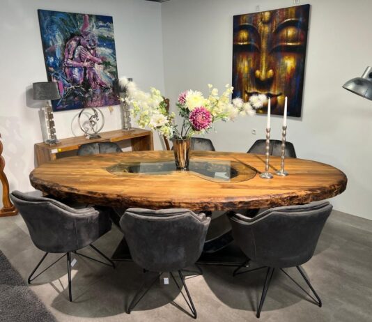 Ovaler Esszimmertisch „Sky Island“ aus Massivholz! Ovaler Esszimmertisch Sky Island aus Massivholz