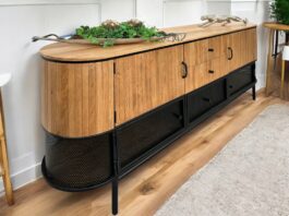 Sideboard, Lowboard und Highboard neu Eingetroffen Breites Sideboard aus Eiche Manhattan