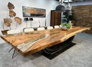 Esszimmertisch-Konferenztisch aus Suar Esszimmertisch / Konferenztisch aus Suar massiv