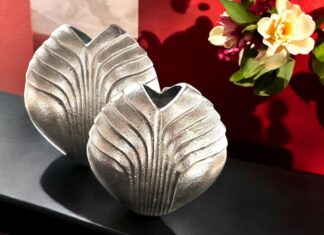 Silberne Vasen aus Metall – Kollektion 2025 Vasen aus Metall