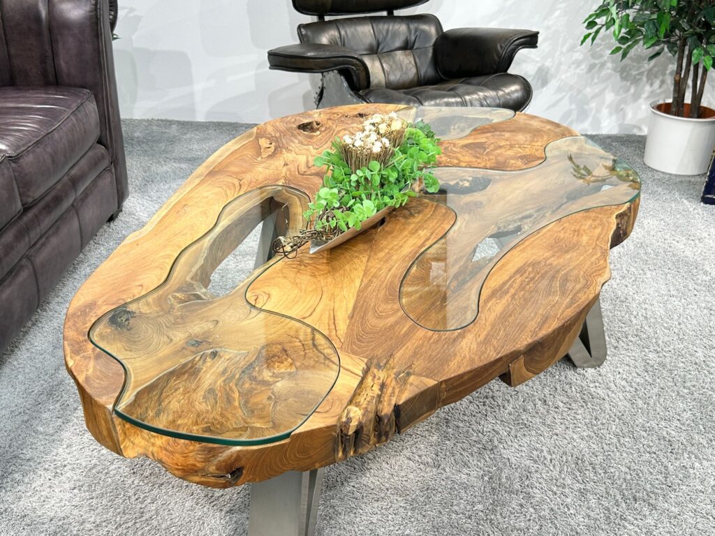 Couchtisch oval aus Massivholz