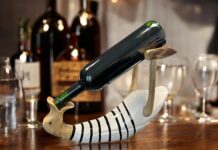 Holzente :: Enten aus Holz von GERKEN Wohndesign Flaschenhalter Ente aus Holz mit Weinflasche