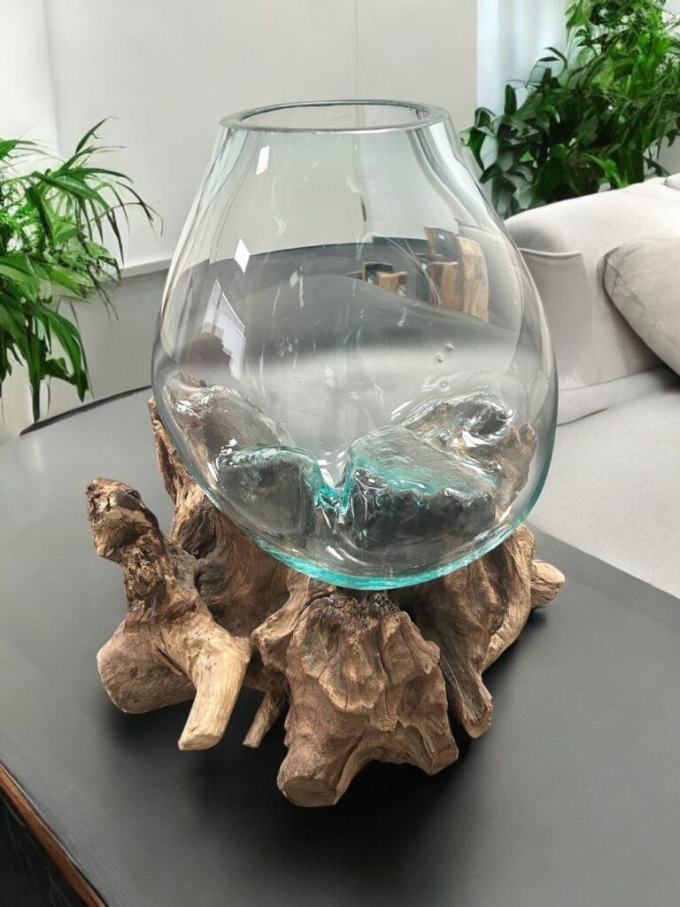 Vase aus geschmolzenem Glas mit Wurzelholz XL Glasvase auf Holzsockel