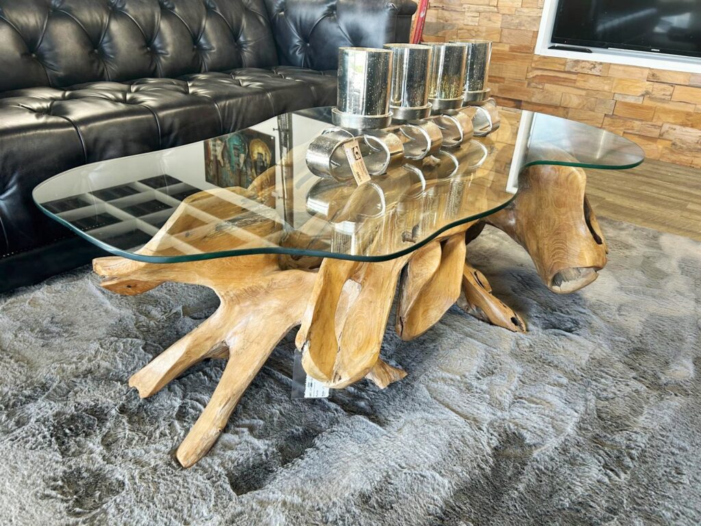 Massiver Wohnzimmertisch aus einer Baumwurzel Einzigartiger Baumwurzel Wohnzimmertisch