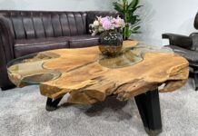 Flacher Couchtisch aus einem Baumstamm LAKESIDE Flacher Couchtisch LAKESIDE