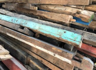 Woher stammt recyceltes Holz für die Möbel? Recyceltes Holz für Möbel vom Tischonkel