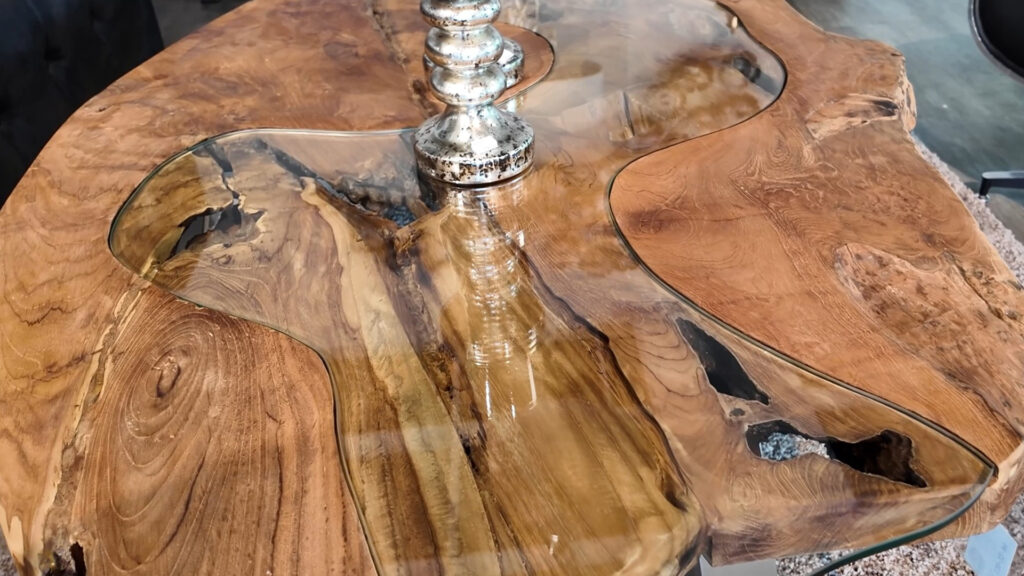 Couchtisch aus einer Baumscheibe – Ein Unikat der Serie "Lakeside" Couchtisch aus einer massiven Baumscheibe