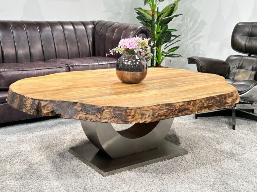 Der Couchtisch aus Holz für den gehobenen Anspruch Massiver Wohnzimmertisch aus Holz