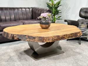 Massiver Wohnzimmertisch "Fusion" – Altholz in Perfektion Massiver Wohnzimmertisch aus Holz Fusion