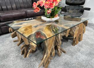 Wurzeltisch in eckiger Form – Ein Unikat mit Geschichte Wurzeltisch aus Teakholz eckig