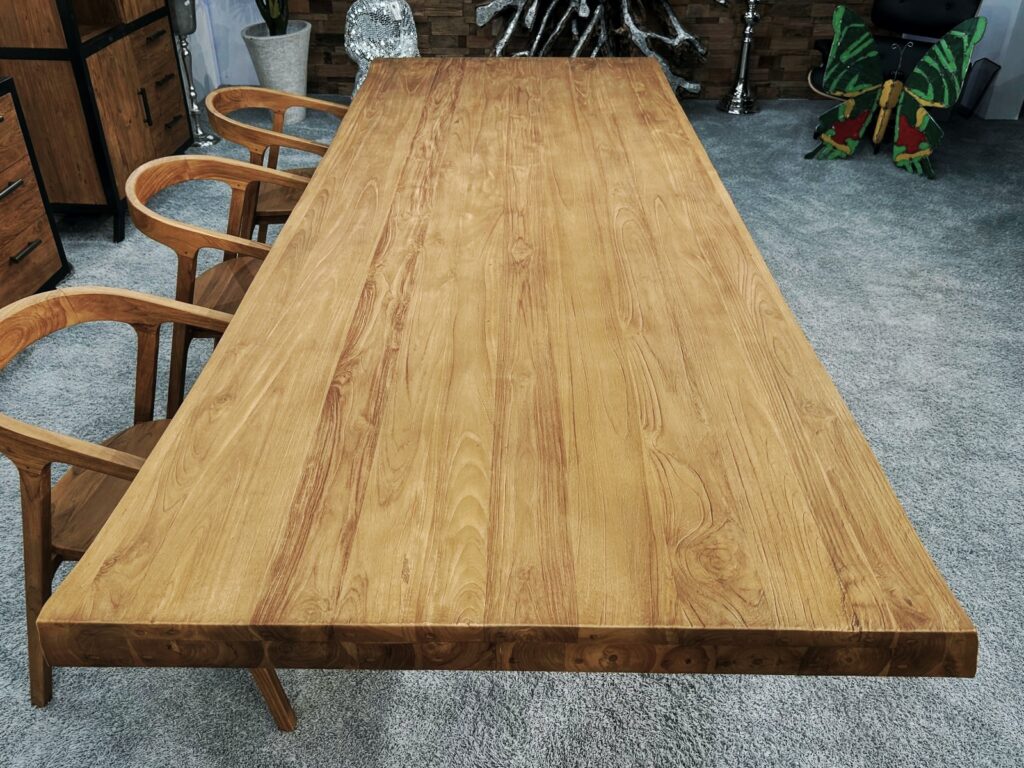 Günstiger Esstisch "ATLANTA" 40 % unter UVP Günstiger Esszimmertisch aus Holz
