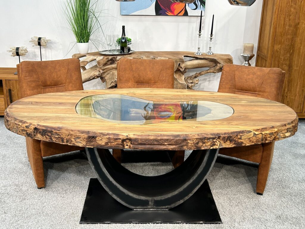 Ovale Esstische aus Holz im Industriedesign Esstisch ovale Form mit Gestell aus Metall