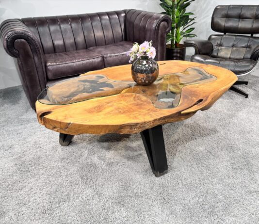 Großer Couchtisch aus einer Baumscheibe Großer Couchtisch Lakeside