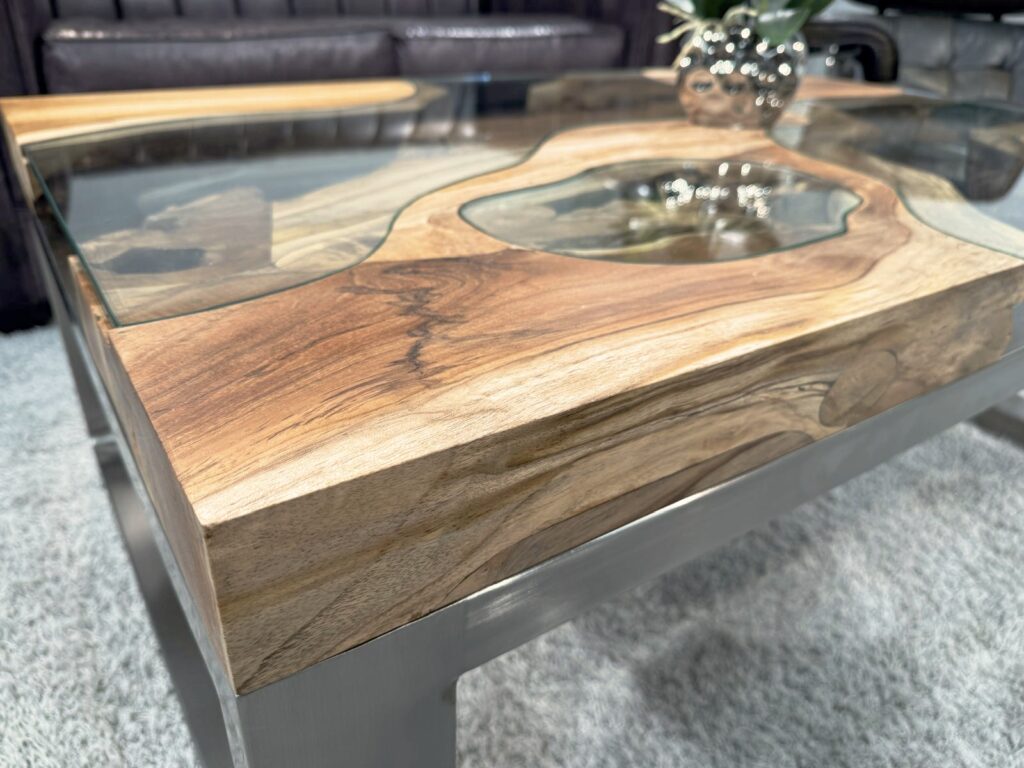 Massivholzcouchtisch eckig mit Glas
