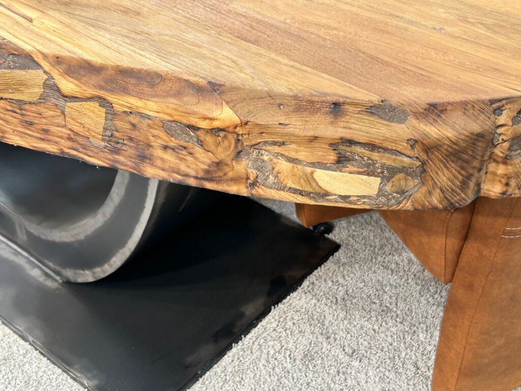 Ovale Esstische aus Holz im Industriedesign Ovale Tischplatte massiv